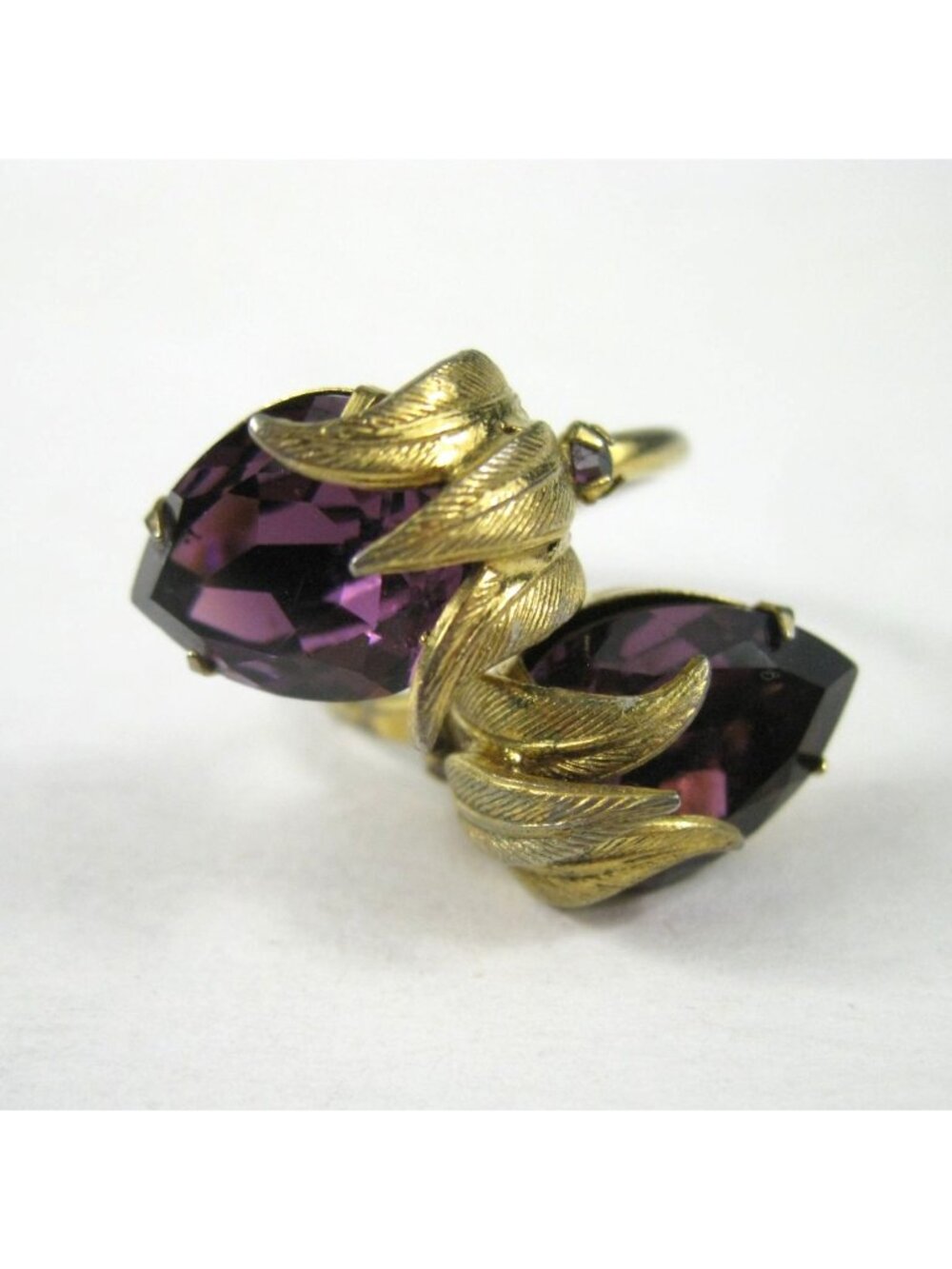 Vintage Purple Glass Faceted FAUX Stone Ring Gold Tone Leaf Design Size 5